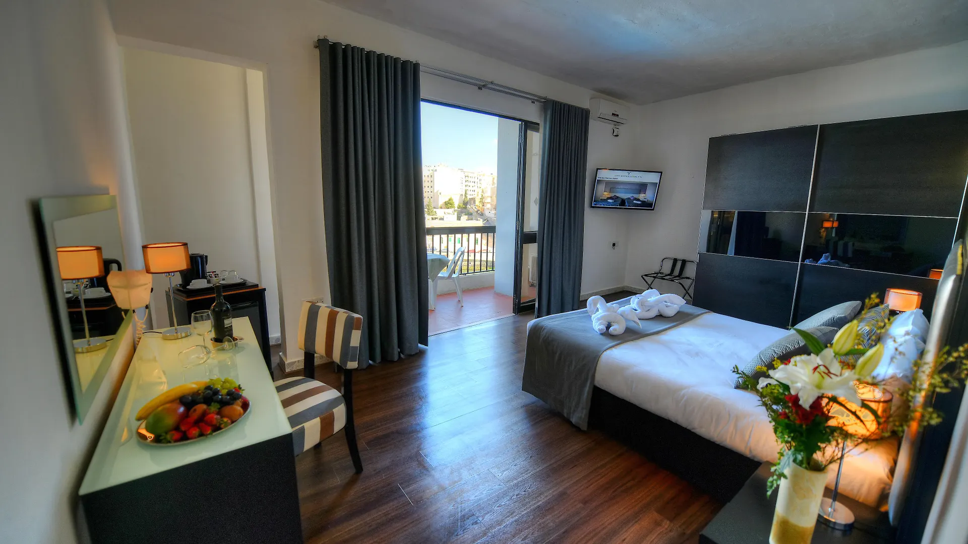 St. Julian'S Bay Hotel