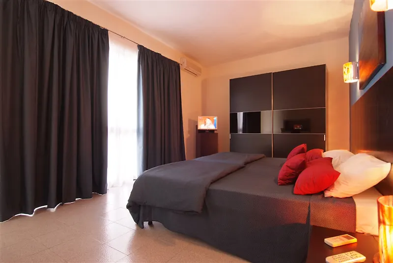 St. Julian'S Bay Hotel